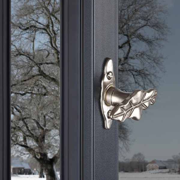 Poignée de fenêtre crémone FEUILLE, Aluminium gris vieil argent - Ambiance