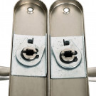 Poignée de porte chambon sans trou de clé.