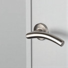 2 poignées de porte sur rosace KRISS, Inox mat