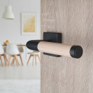 2 poignées de porte sur rosace carrée PRETTY, Noir mat béquille bois brut FSC