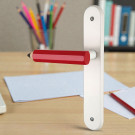 Poignée de porte seule réversible CRAYON, Bois rouge entraxe 195 mm - Mise en ambiance Arty