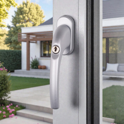 Poignée de fenêtre à clé ZENIA, Aluminium anodisé argent F1 en situation