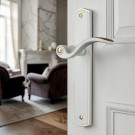 2 poignées de porte EVITA, Classique Chic, Laiton blanc liseré doré entraxe 195 mm