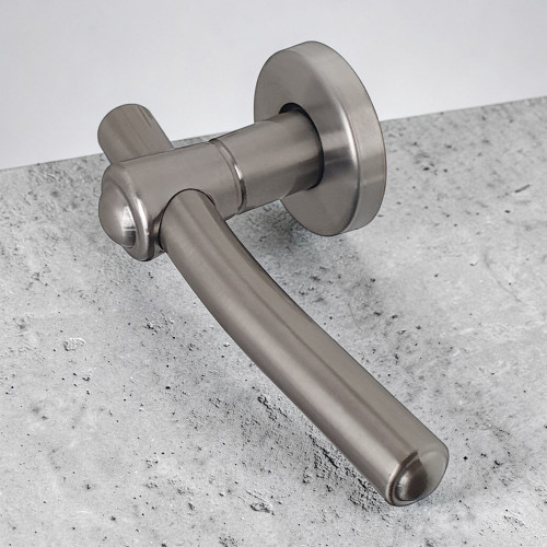 2 poignées de porte GLOBO, Rosace ronde, Industriel et atelier, Inox 304 mat