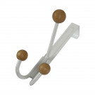 Porte-manteau mural LEO, Plaque en métal blanc, 3 têtes en bois brut