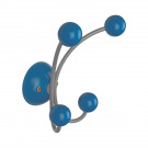 Porte-manteau mural JUNIOR, Plaque en bois bleu et fer gris, 4 têtes en bois peint
