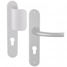 Angle 3 : 1 côté palière réversible sur plaque modèle Zenia Aluminium anodisé  F1 Argent, 1 côté pour porte intérieur