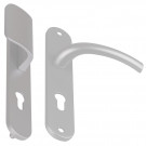 Angle 4 : 1 côté palière réversible sur plaque modèle Zenia Aluminium anodisé  F1 Argent, 1 côté pour porte intérieur